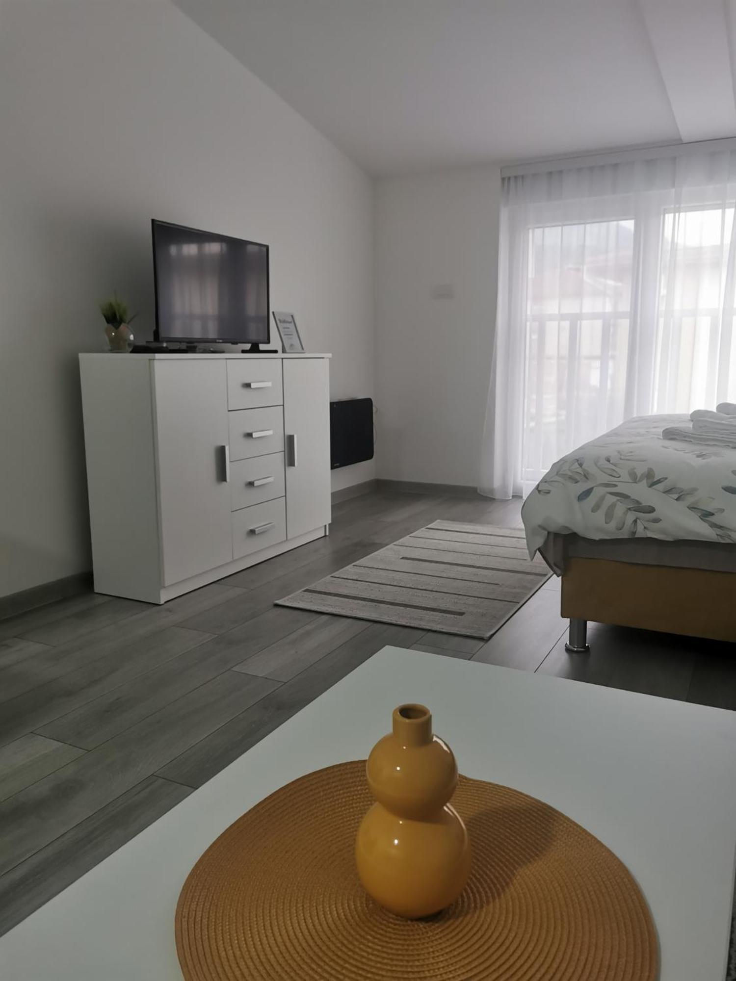 Studio Apartmani Banja Koviljača Buitenkant foto